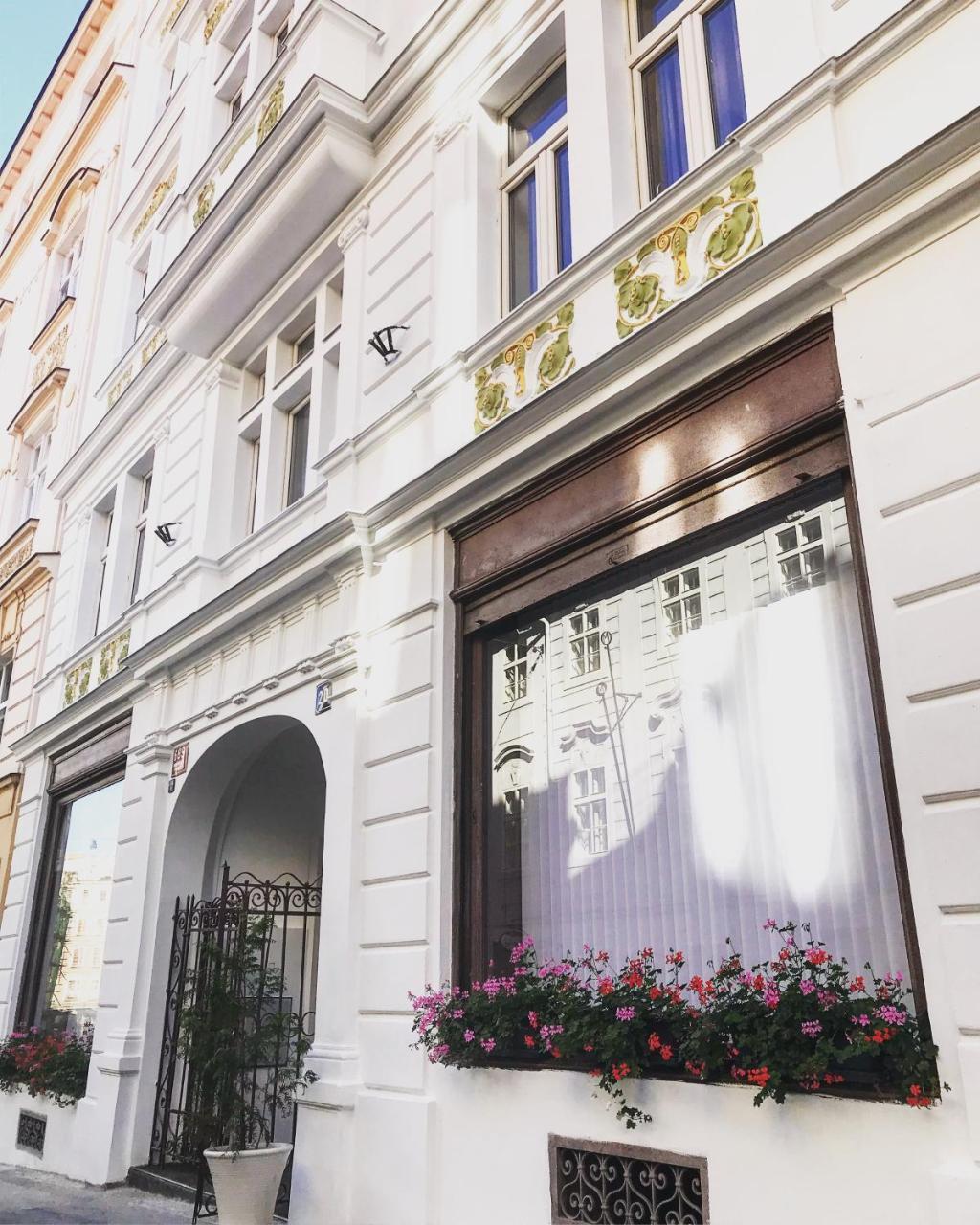 Residence Alabastr Прага Экстерьер фото